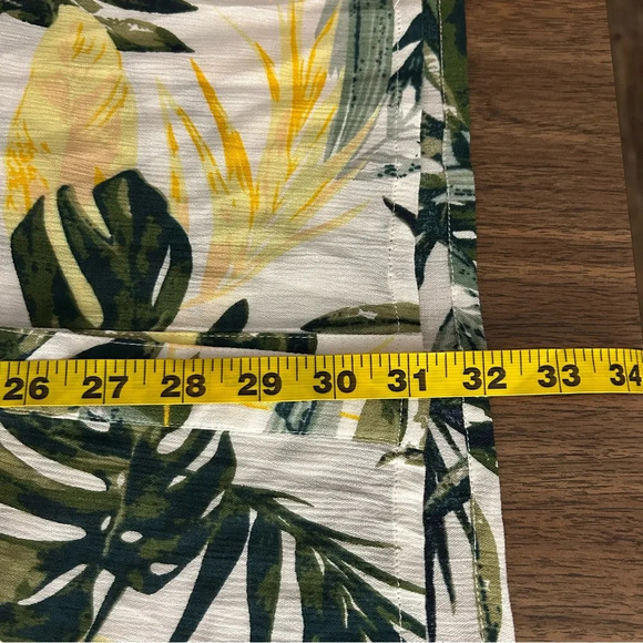 ❤️ Charlie Paige Floral top M - Picture 13 of 13